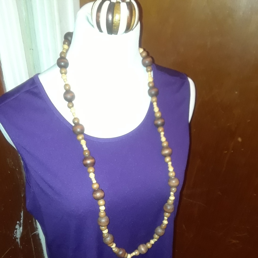 Wood Bead Necklace & Bracelet Set.